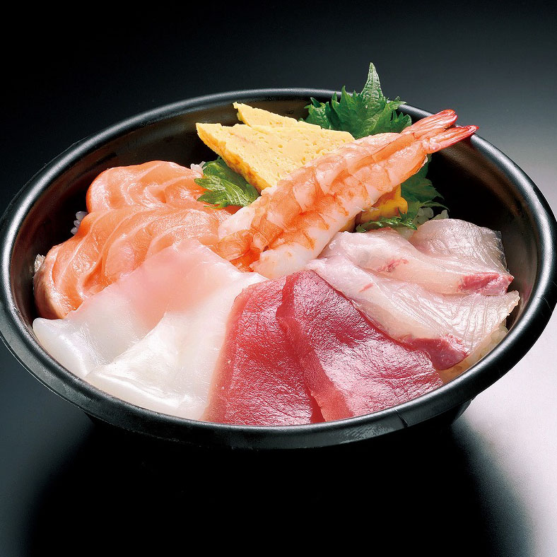 ■海鮮丼　1200円(税込1296円) 海鮮5種、厚焼玉子